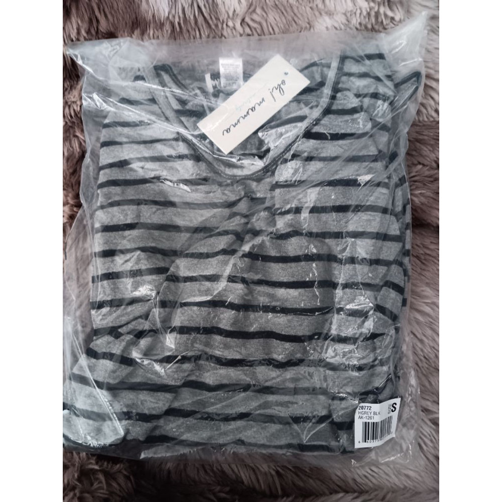 Oh Mamma! Heather Grey Black Striped 3/4 Sleeve Ruched Top with Ties NWT - Picture 5 of 5
